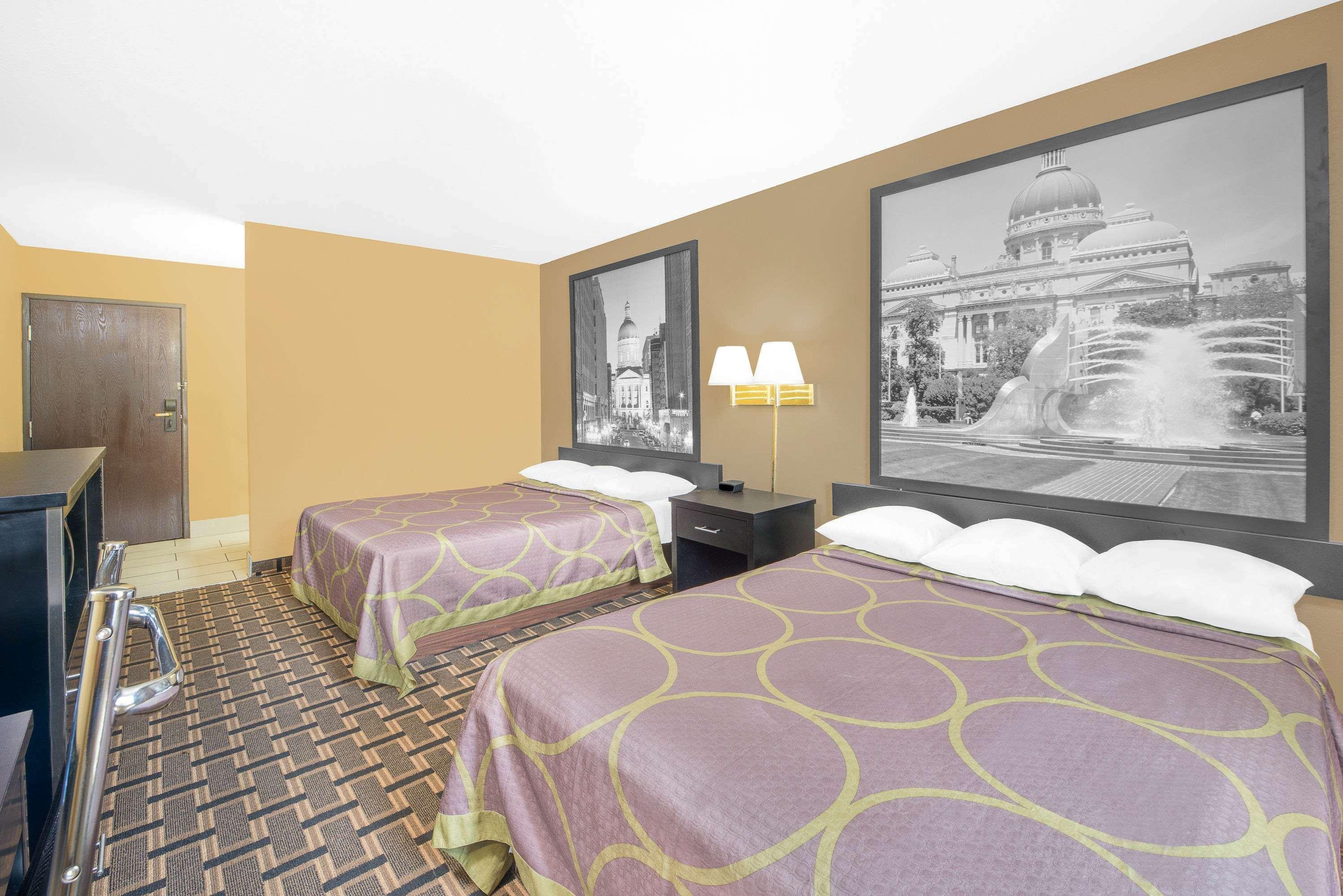 Super 8 by Wyndham Terre Haute Eksteriør billede