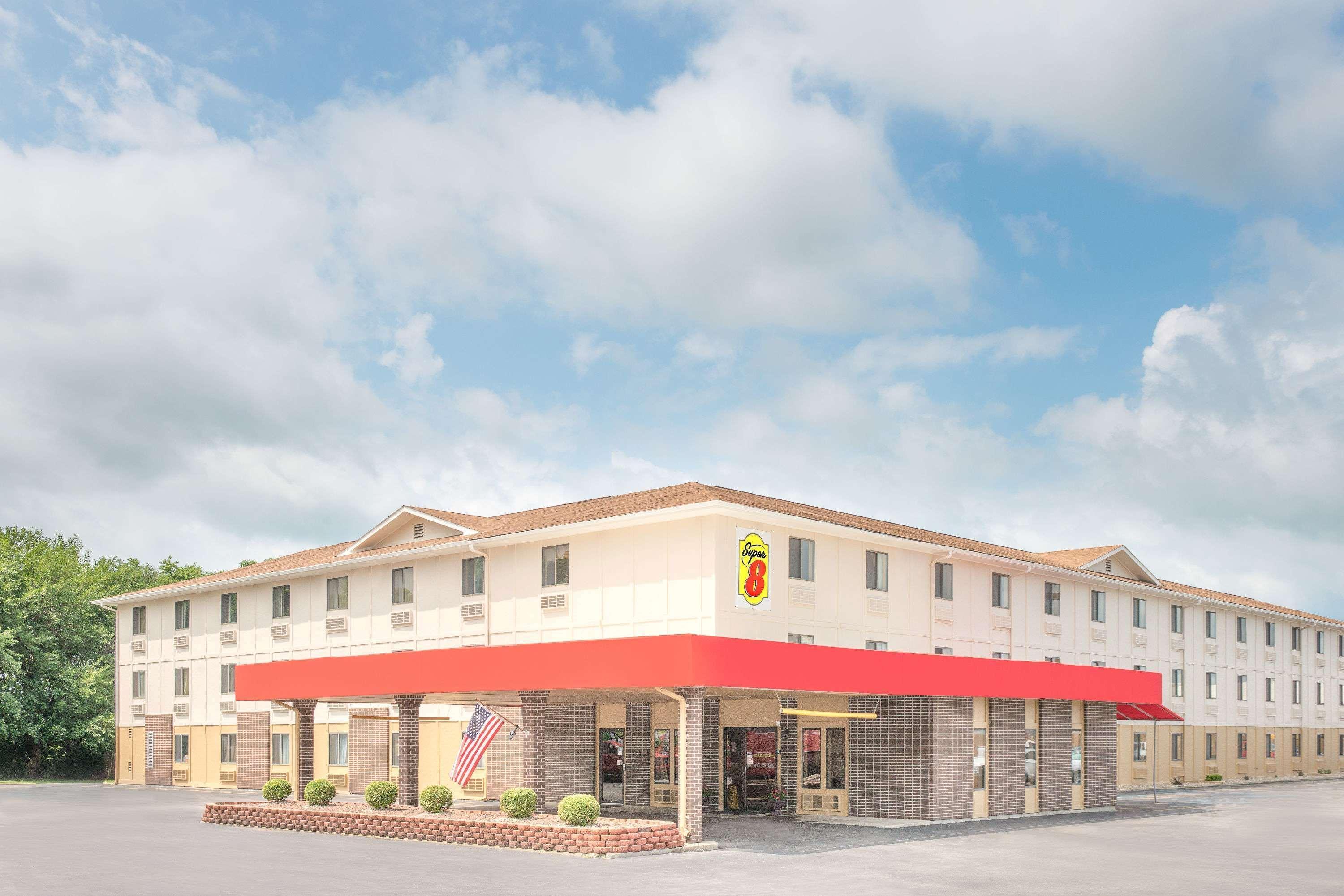 Super 8 by Wyndham Terre Haute Eksteriør billede