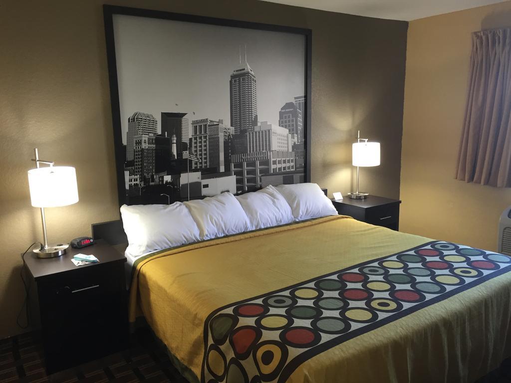 Super 8 by Wyndham Terre Haute Eksteriør billede